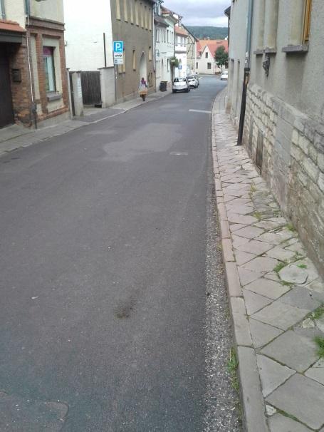 Neuverlegung von Abwasserkanälen und Trinkwasserleitung im Rahmen des grundhaften Ausbaus der Voigtstedter Straße und Lerchengasse, hier Voigtstedter Straße im Jahr 2018, Bild 2