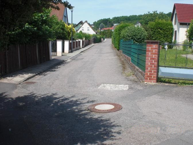 Verschluss eines Revisionsschachtes in der Straßendecke in Beyernaumburg