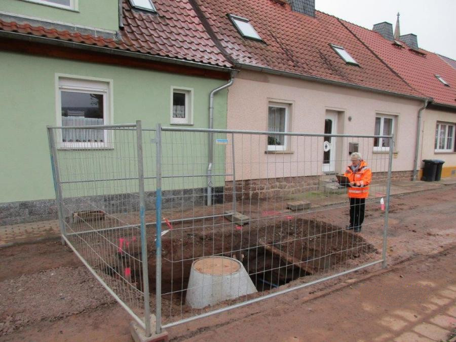 Kontrolle des Einbaus eines Revisionsschachtes