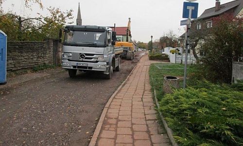 ON Roßla, 1. BA, Schmutz- und Regenwasserkanalisation in der Halleschen Straße und Promenade